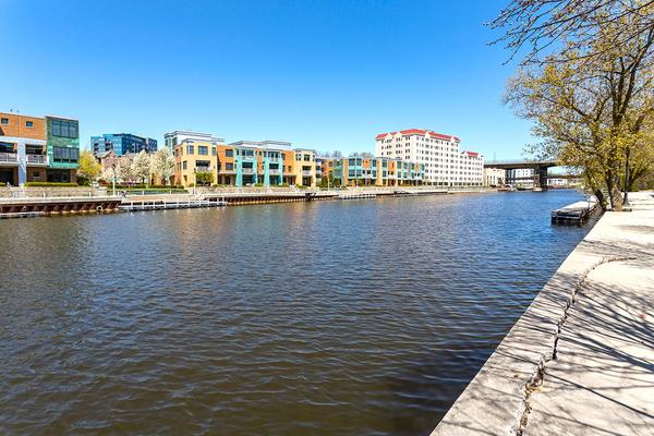 | Milwaukee